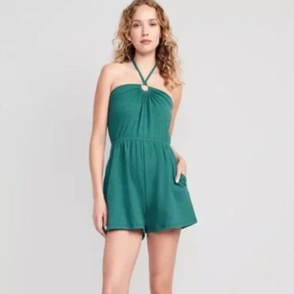 NWT Old Navy Textured O-Ring Halter Romper‎ -- 3.5-inch inseam Size Small Tall